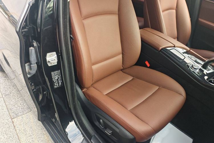 Used BMW 5 Series 2015 520i Elegant Edition Right Front Seat