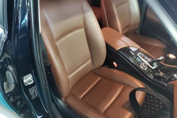 Used BMW 5 Series 2015 520i Elegant Edition Right Front Seat