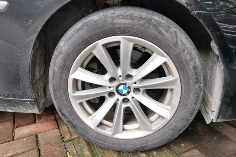Used BMW 5 Series 2015 520i Elegant Edition Right Front Wheel Hub