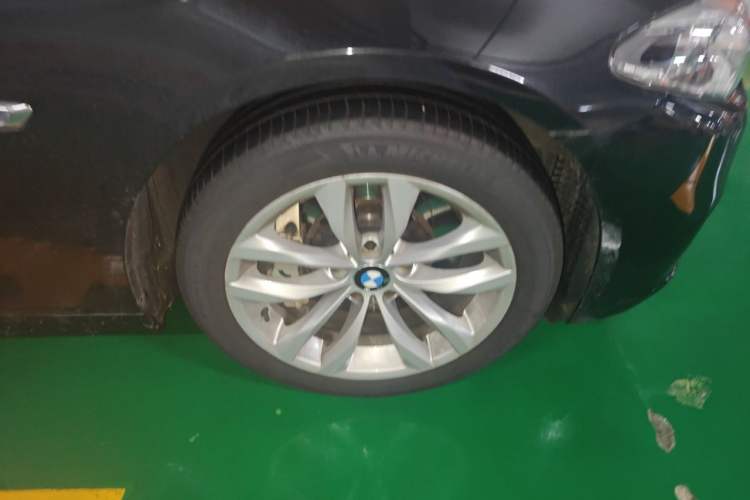 Used BMW 5 Series 2015 535Li Leading Model Right Front Wheel Hub
