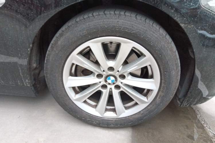 Used BMW 5 Series 2015 520i Elegant Edition Right Front Wheel Hub