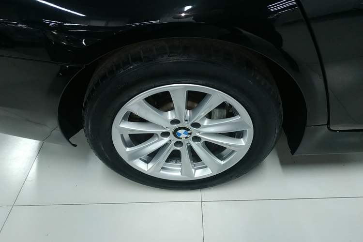 Used BMW 5 Series 2015 520i Elegant Edition Right Rear Wheel Hub
