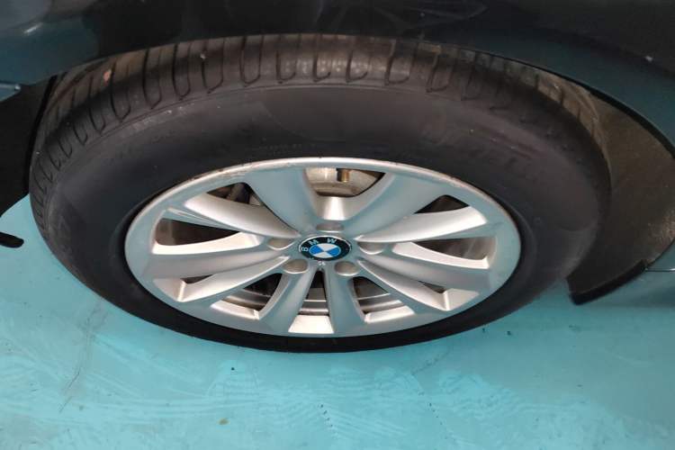 Used BMW 5 Series 2015 520i Elegant Edition Right Rear Wheel Hub
