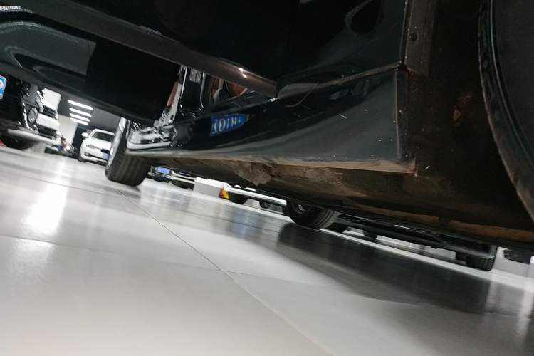 Used BMW 5 Series 2015 520i Elegant Edition Right Side Sill