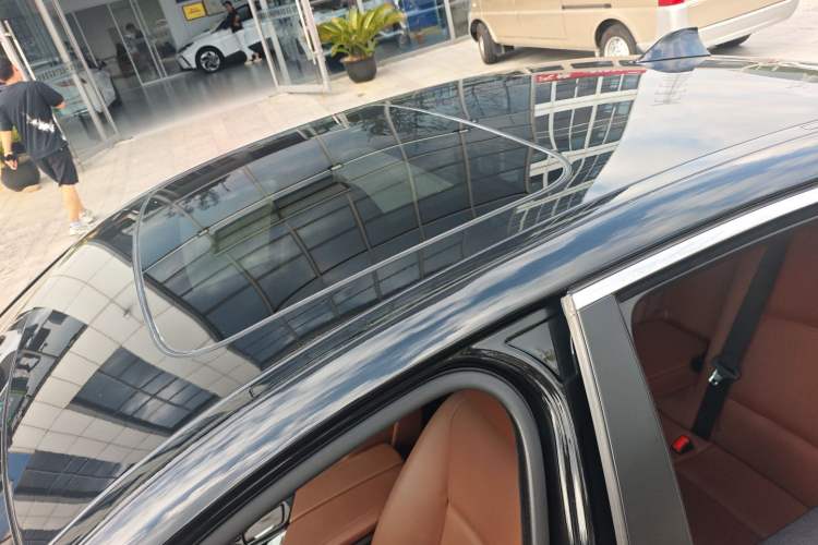 Used BMW 5 Series 2015 520i Elegant Edition Roof