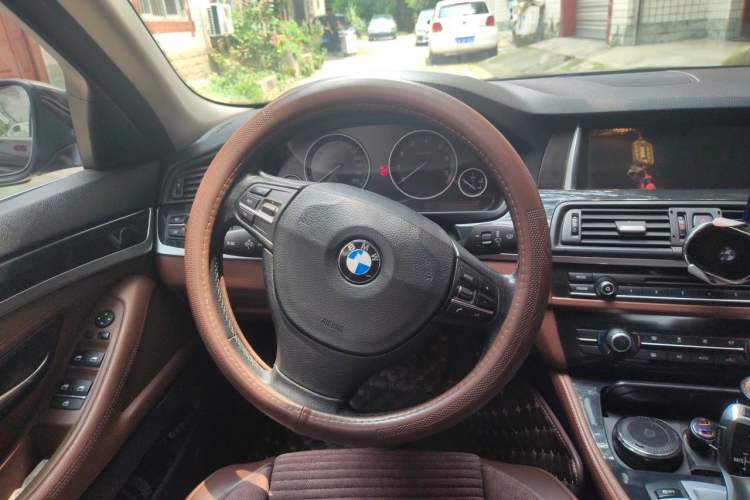 Used BMW 5 Series 2015 520i Elegant Edition Steering Wheel
