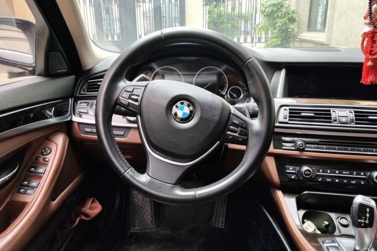 Used BMW 5 Series 2015 535Li Leading Model Steering Wheel