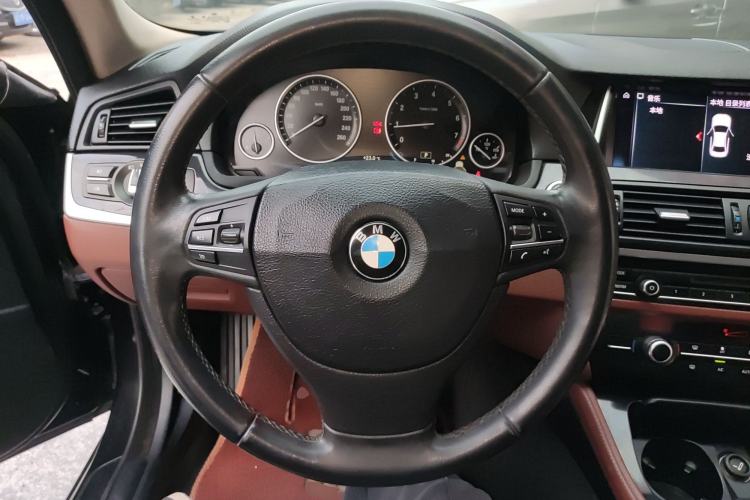 Used BMW 5 Series 2015 520i Elegant Edition Steering Wheel