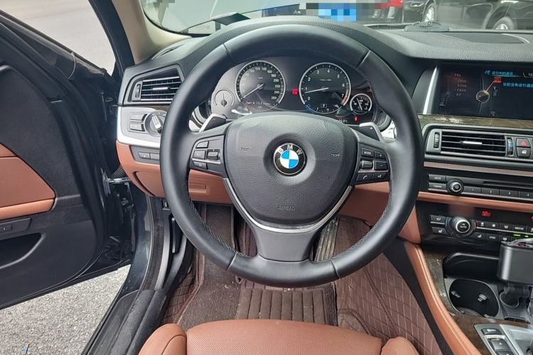Used BMW 5 Series 2015 535Li Leading Model Steering Wheel