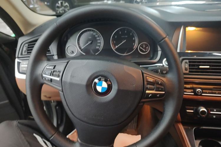 Used BMW 5 Series 2015 520i Elegant Edition Steering Wheel