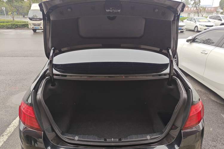 Used BMW 5 Series 2015 520i Elegant Edition Trunk