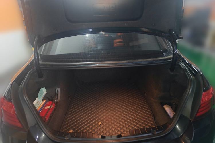 Used BMW 5 Series 2015 535Li Leading Model Trunk