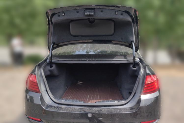 Used BMW 5 Series 2015 520i Elegant Edition Trunk