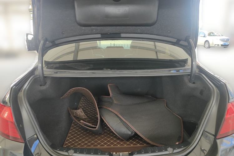 Used BMW 5 Series 2015 520i Elegant Edition Trunk