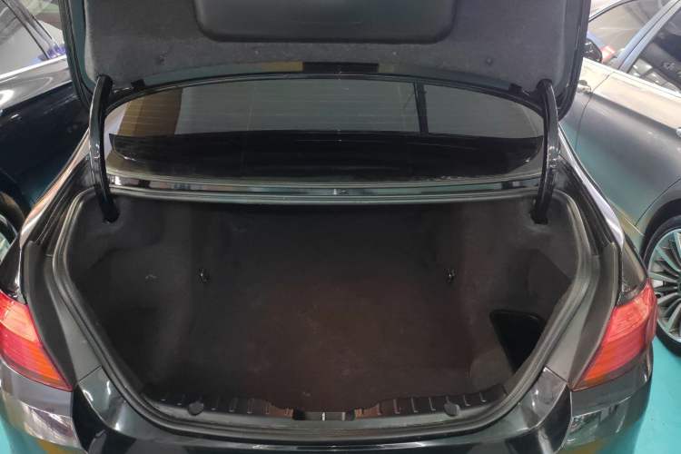 Used BMW 5 Series 2015 520i Elegant Edition Trunk