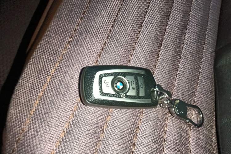Used BMW 5 Series 2015 520i Elegant Edition Vehicle Key