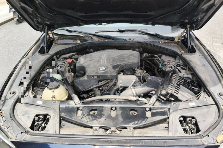 Used BMW 5 Series 2015 520i Elegant Edition Engine Bay