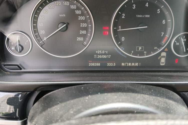 Used BMW 5 Series 2015 520i Elegant Edition Odometer Close Up