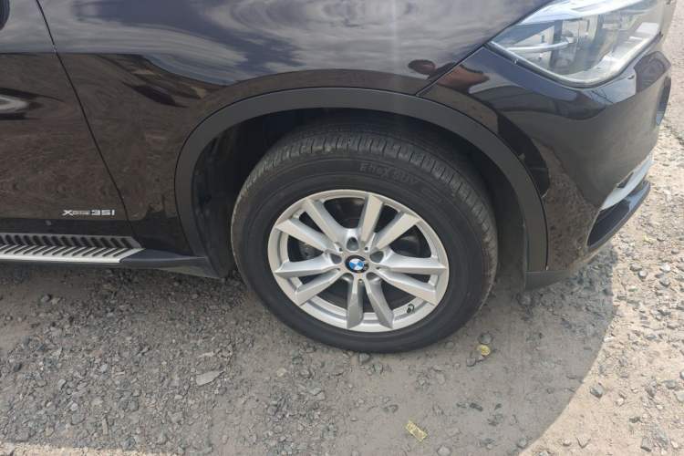 Used BMW 5 Series  Right Front Wheel Hub