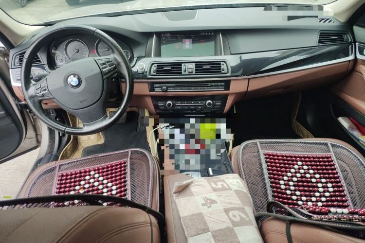 Used BMW 5 Series 2015 520i Elegant Edition Center Console