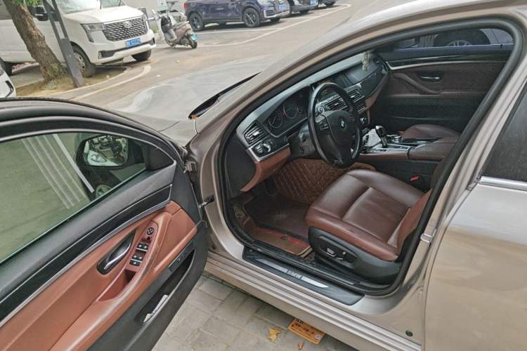 Used BMW 5 Series 2015 520i Elegant Edition Driver Seat