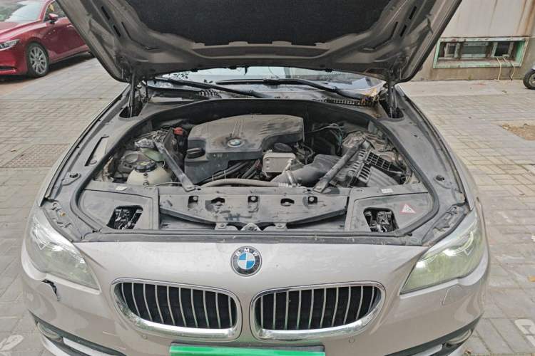 Used BMW 5 Series 2015 520i Elegant Edition Engine Bay