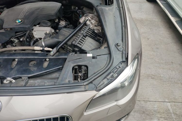 Used BMW 5 Series 2015 520i Elegant Edition Engine Bay Left