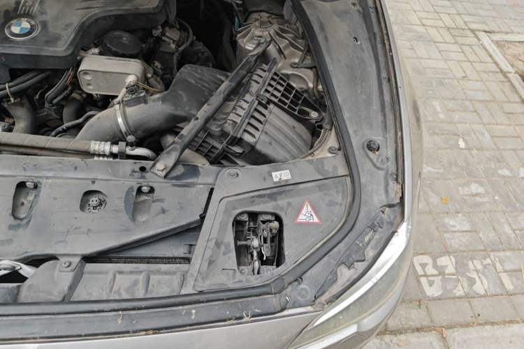 Used BMW 5 Series 2015 520i Elegant Edition Engine Bay Left