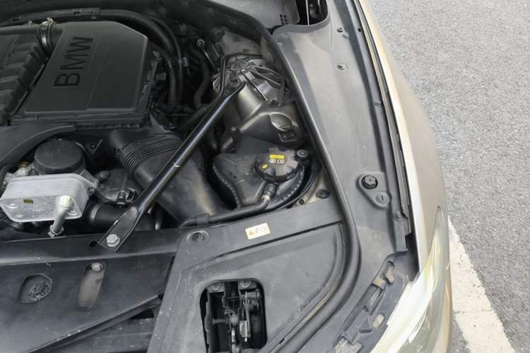 Used BMW 5 Series 2015 535Li Leading Model Engine Bay Left