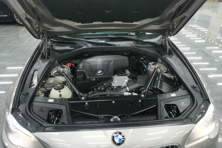 Used BMW 5 Series 2015 520i Elegant Edition Engine Bay