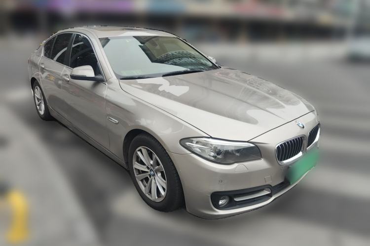 Used BMW 5 Series 2015 520i Elegant Edition Front Right 45 Deg