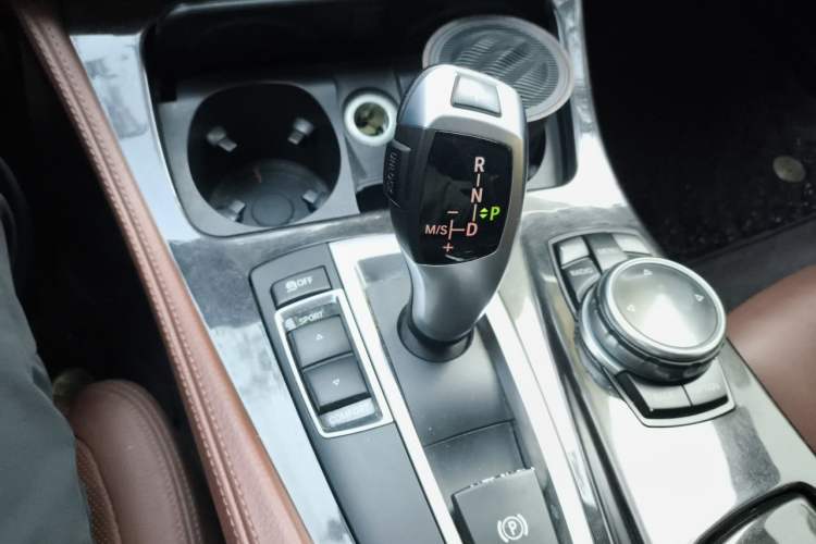 Used BMW 5 Series 2015 535Li Leading Model Gear Lever
