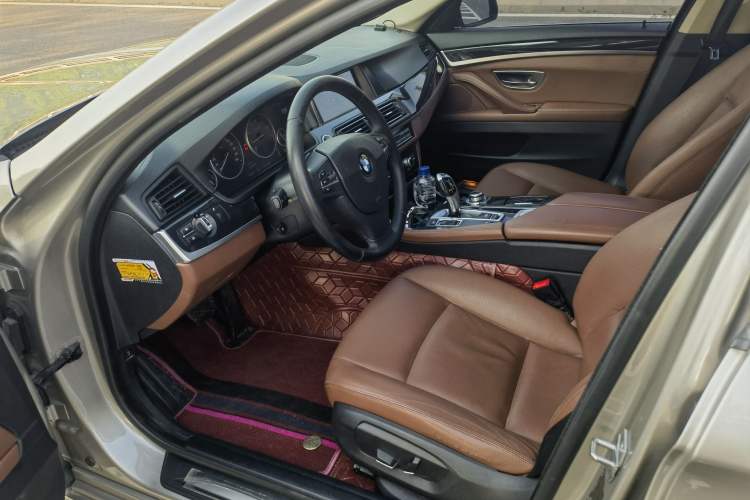 Used BMW 5 Series 2015 520i Elegant Edition Interior 1