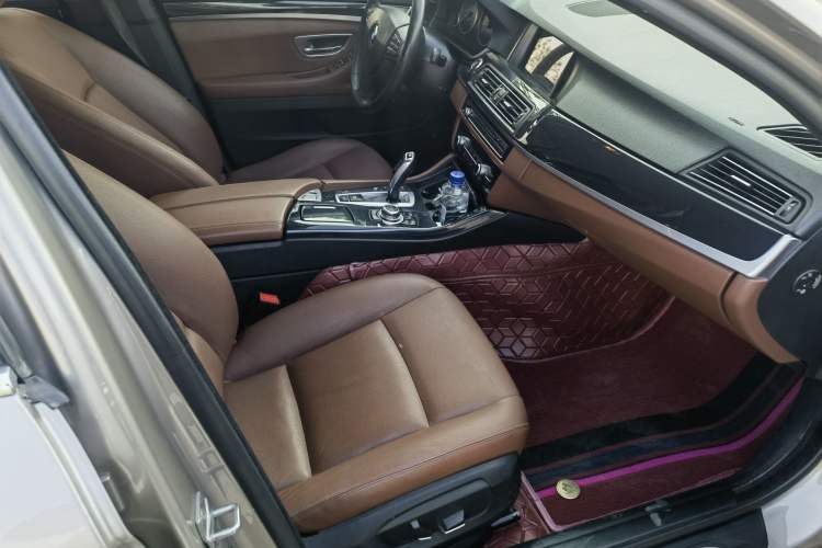 Used BMW 5 Series 2015 520i Elegant Edition Interior 2
