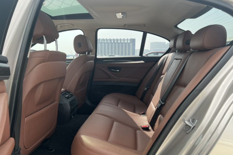 Used BMW 5 Series 2015 520i Elegant Edition Interior 2