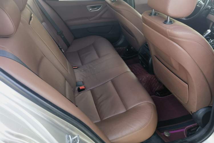 Used BMW 5 Series 2015 520i Elegant Edition Interior 3