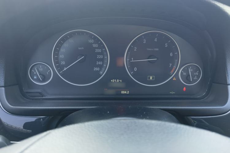 Used BMW 5 Series 2015 520i Elegant Edition Interior 8