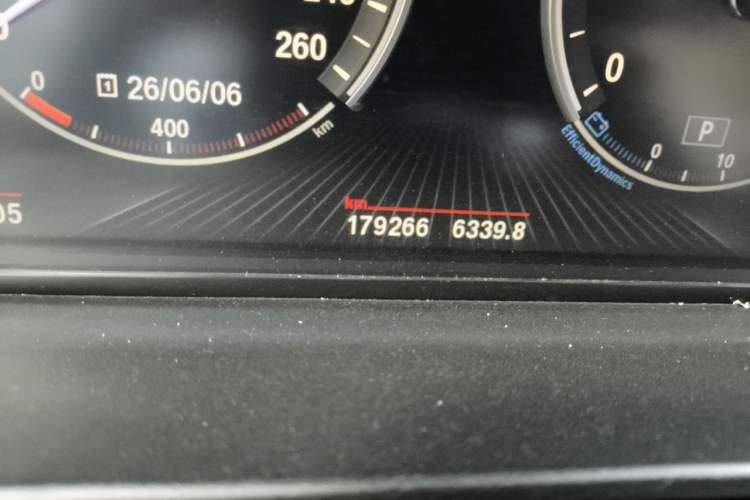Used BMW 5 Series 2015 535Li Leading Model Odometer Close Up