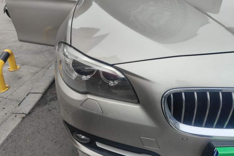 Used BMW 5 Series 2015 520i Elegant Edition Right Front Headlight