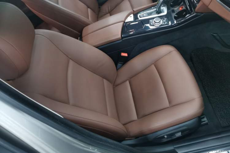 Used BMW 5 Series 2015 520i Elegant Edition Right Front Seat