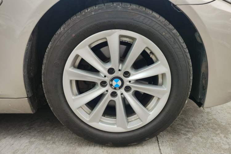 Used BMW 5 Series 2015 520i Elegant Edition Right Front Wheel Hub