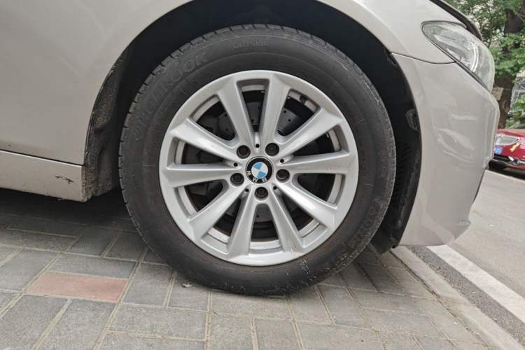 Used BMW 5 Series 2015 520i Elegant Edition Right Front Wheel Hub