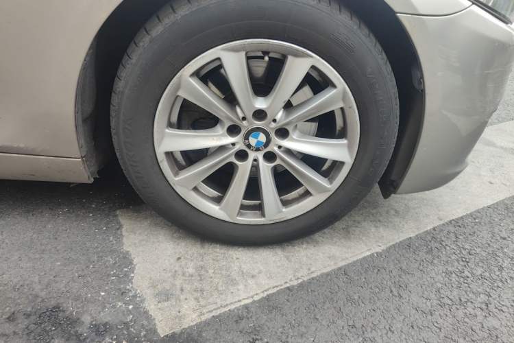 Used BMW 5 Series 2015 520i Elegant Edition Right Front Wheel Hub