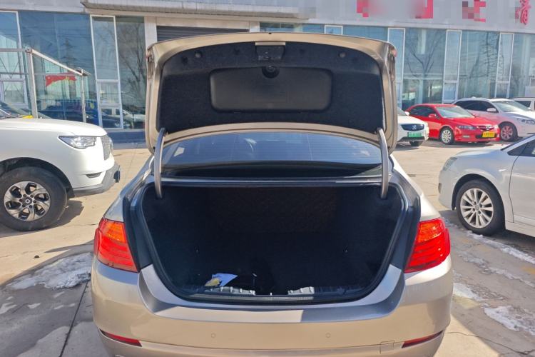 Used BMW 5 Series 2015 520i Elegant Edition Trunk