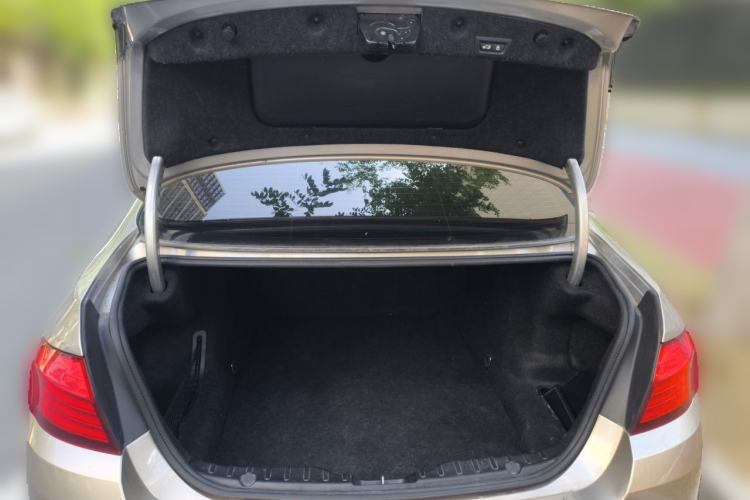 Used BMW 5 Series 2015 535Li Leading Model Trunk