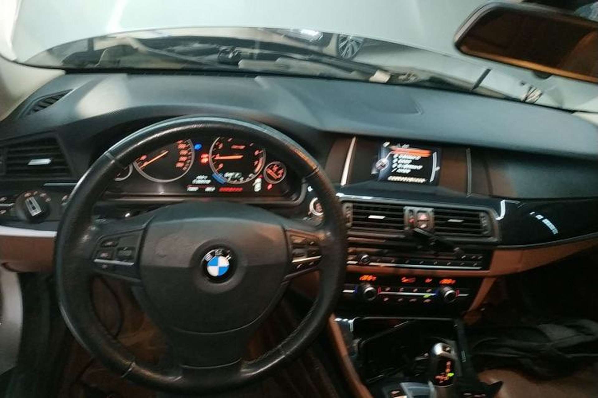 Used BMW 5 Series 2015 520i Elegant Edition Center Console