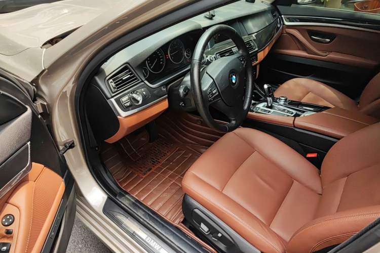 Used BMW 5 Series 2015 520i Elegant Edition Driver Seat
