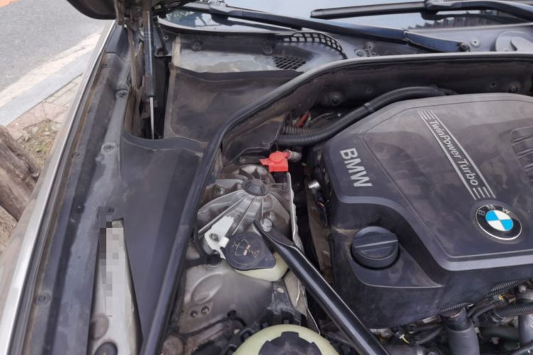 Used BMW 5 Series 2015 520i Elegant Edition Engine Bay Right