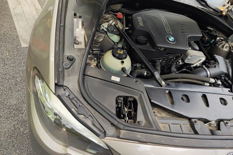 Used BMW 5 Series 2015 520i Elegant Edition Engine Bay Right