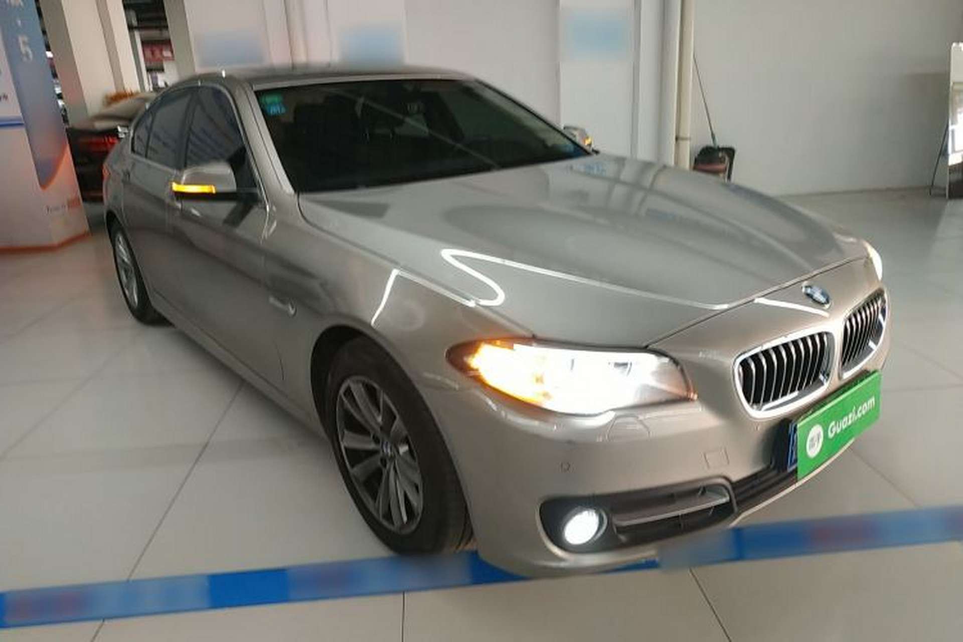Used BMW 5 Series 2015 520i Elegant Edition Front Right 45 Deg